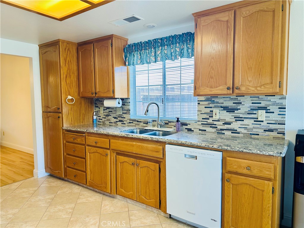 1033 Deerfield Ct, Merced, CA 95340