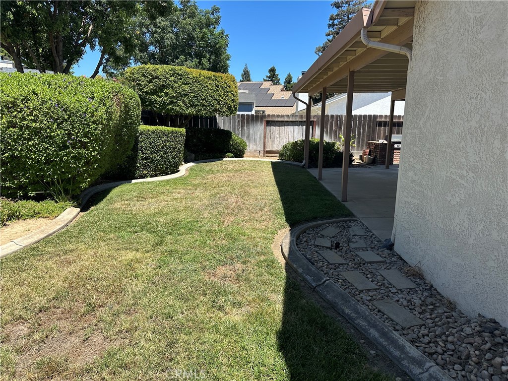 1033 Deerfield Ct, Merced, CA 95340