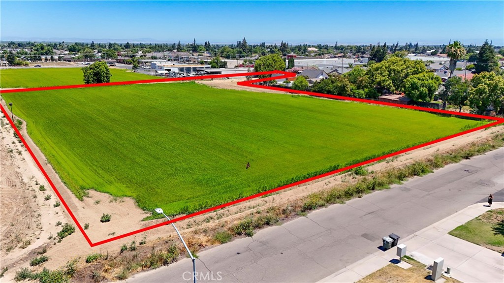 199 S Pasadena, Waterford, CA 95386