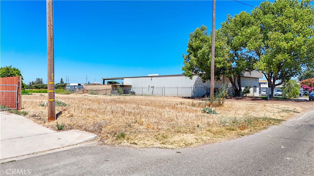 199 S Pasadena, Waterford, CA 95386