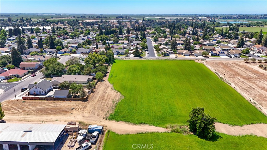 199 S Pasadena, Waterford, CA 95386