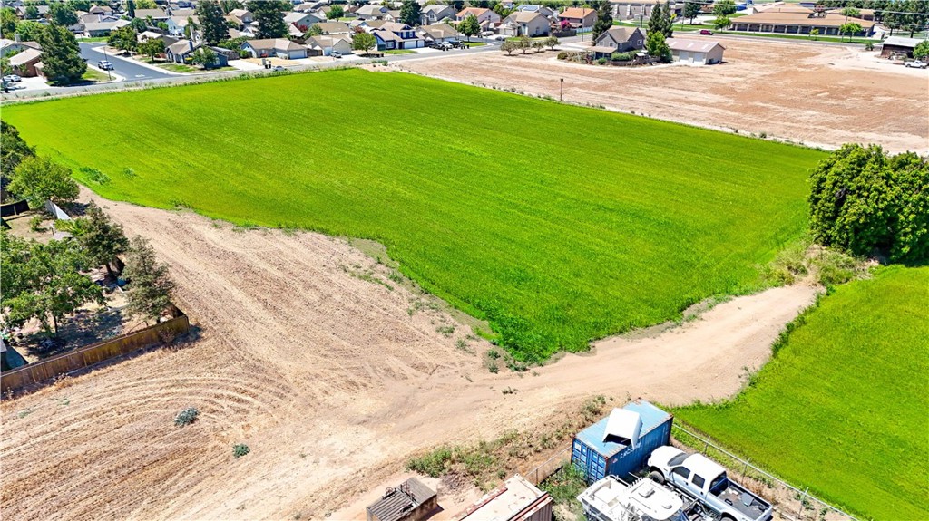 199 S Pasadena, Waterford, CA 95386