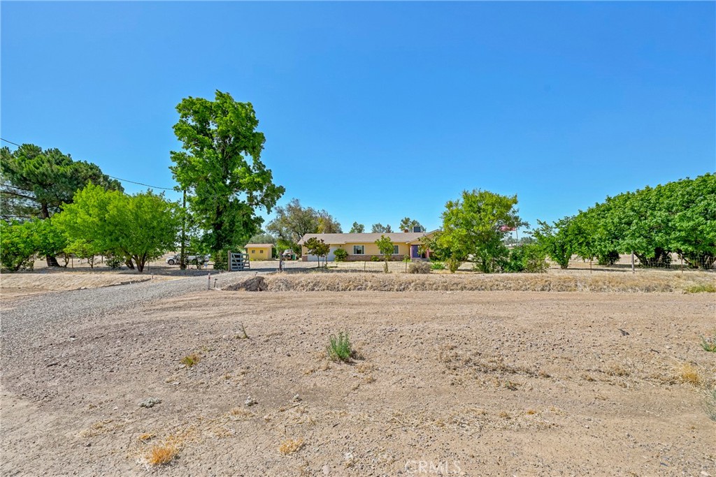 11215 E Childs Ave, Le Grand, CA 95333