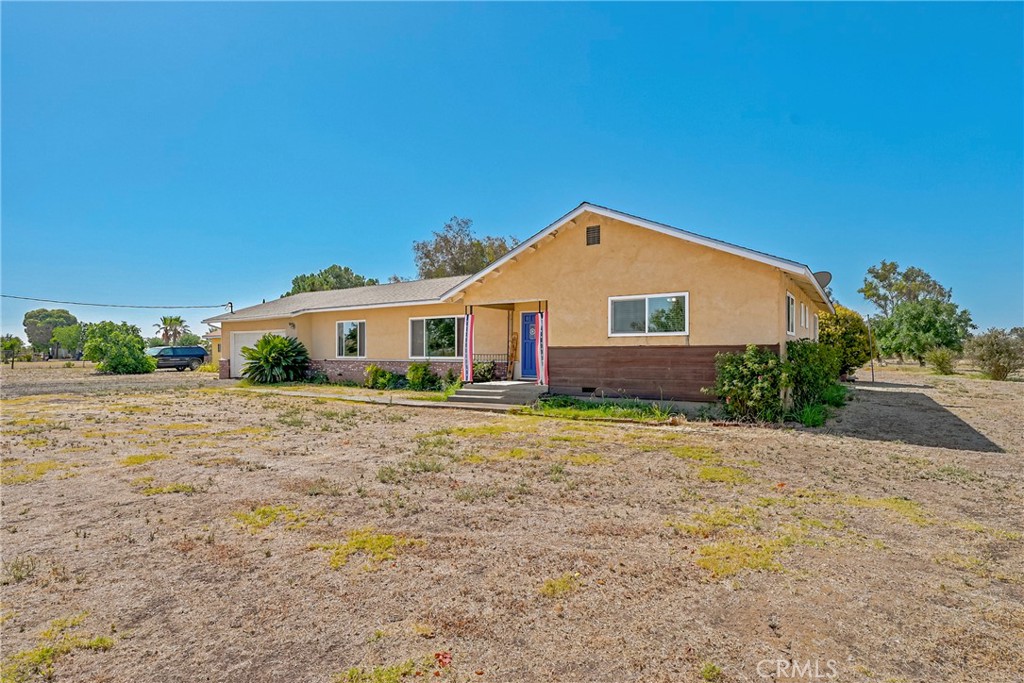 11215 E Childs Ave, Le Grand, CA 95333
