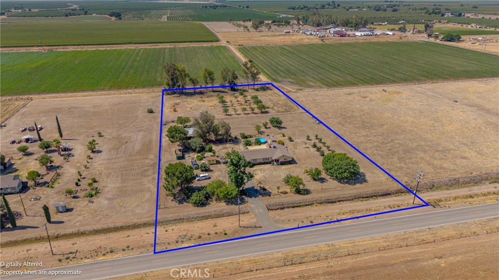 11215 E Childs Ave, Le Grand, CA 95333