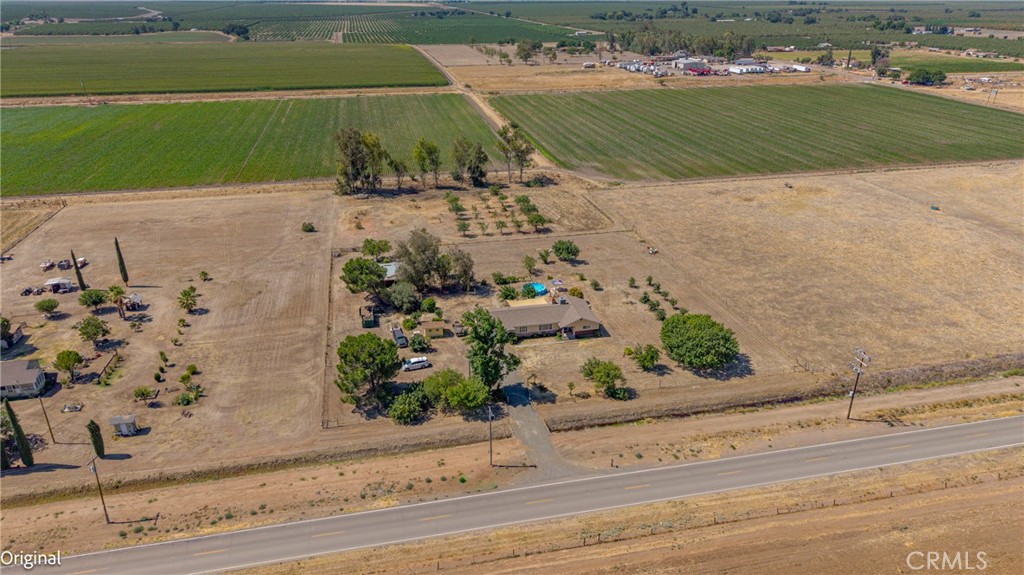 11215 E Childs Ave, Le Grand, CA 95333