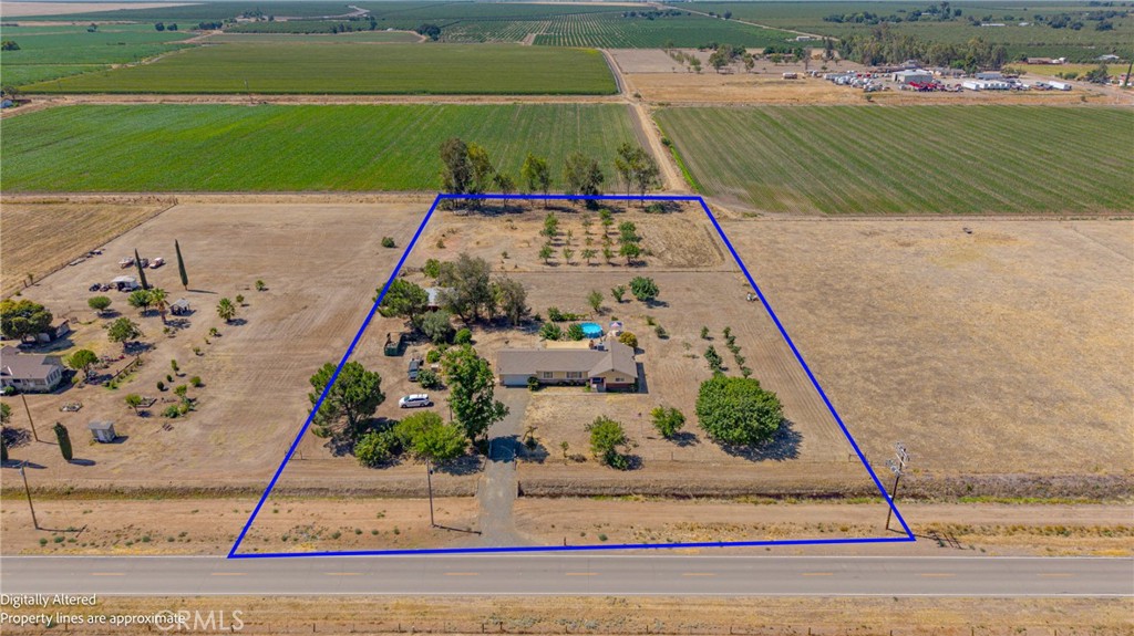 11215 E Childs Ave, Le Grand, CA 95333