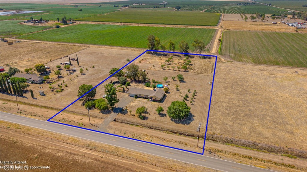 11215 E Childs Ave, Le Grand, CA 95333