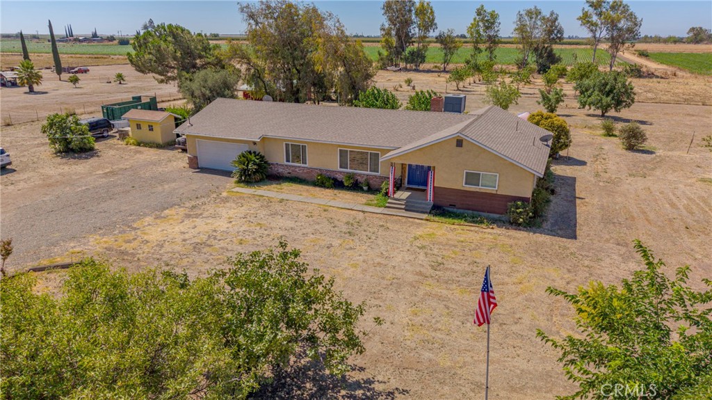 11215 E Childs Ave, Le Grand, CA 95333