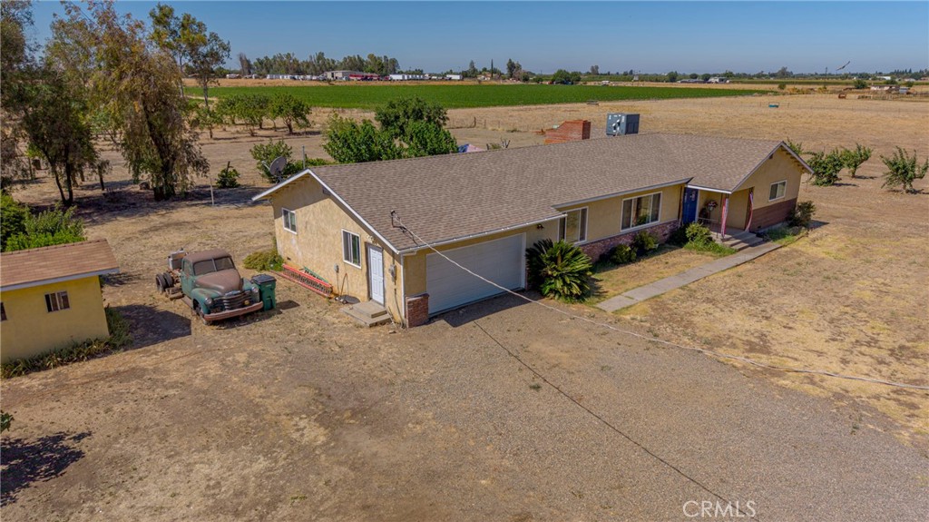 11215 E Childs Ave, Le Grand, CA 95333