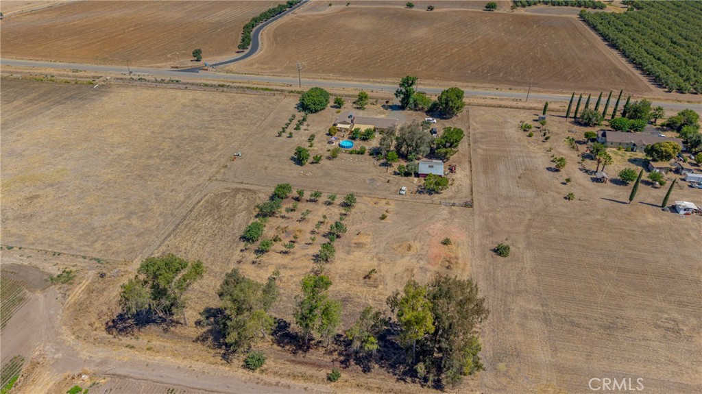 11215 E Childs Ave, Le Grand, CA 95333