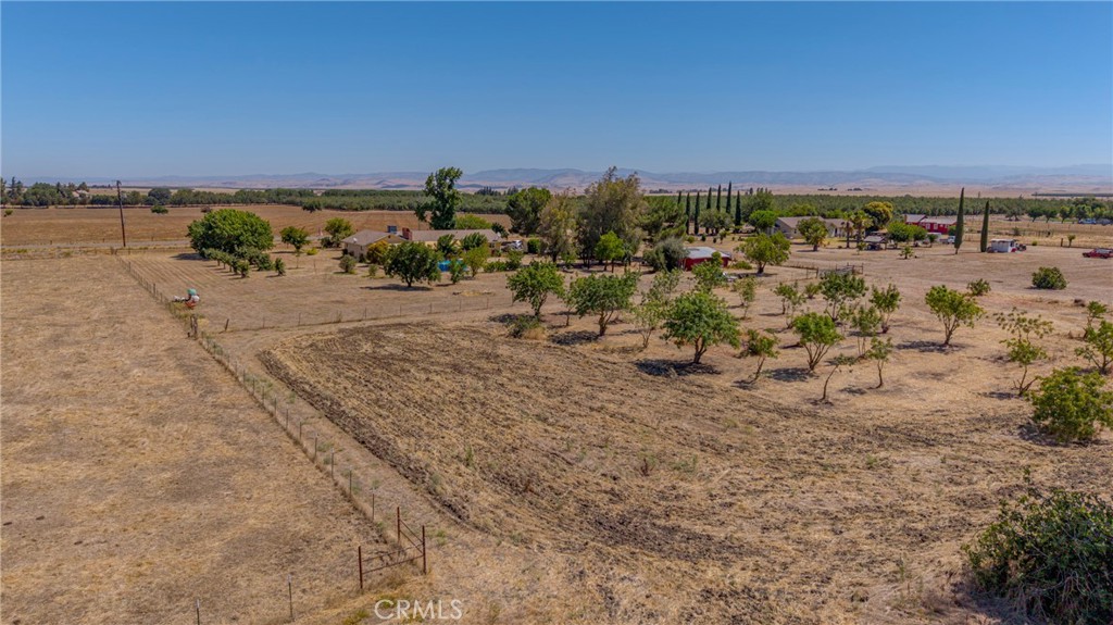 11215 E Childs Ave, Le Grand, CA 95333