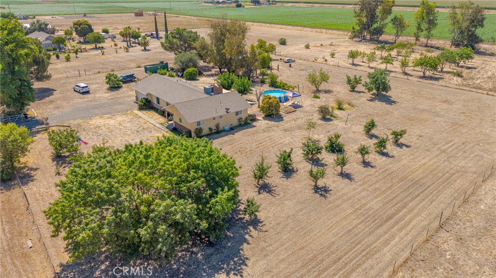11215 E Childs Ave, Le Grand, CA 95333