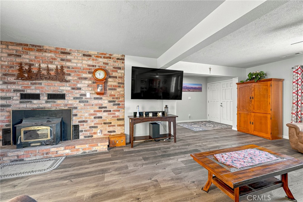 11215 E Childs Ave, Le Grand, CA 95333