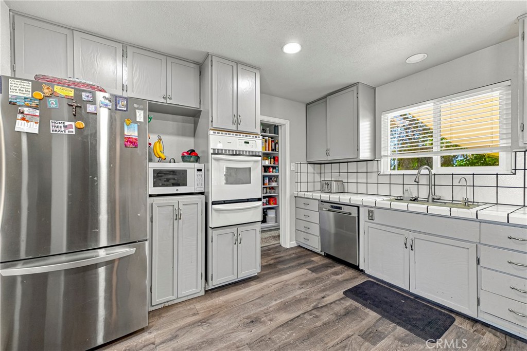 11215 E Childs Ave, Le Grand, CA 95333