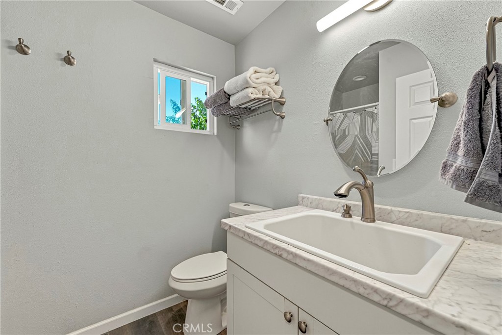 11215 E Childs Ave, Le Grand, CA 95333