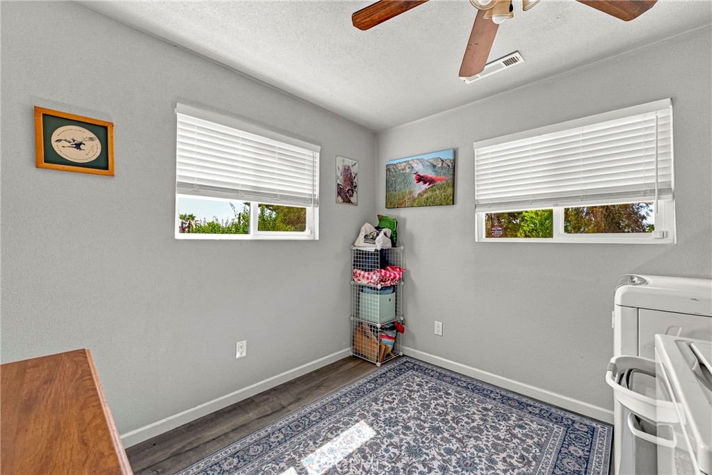 11215 E Childs Ave, Le Grand, CA 95333