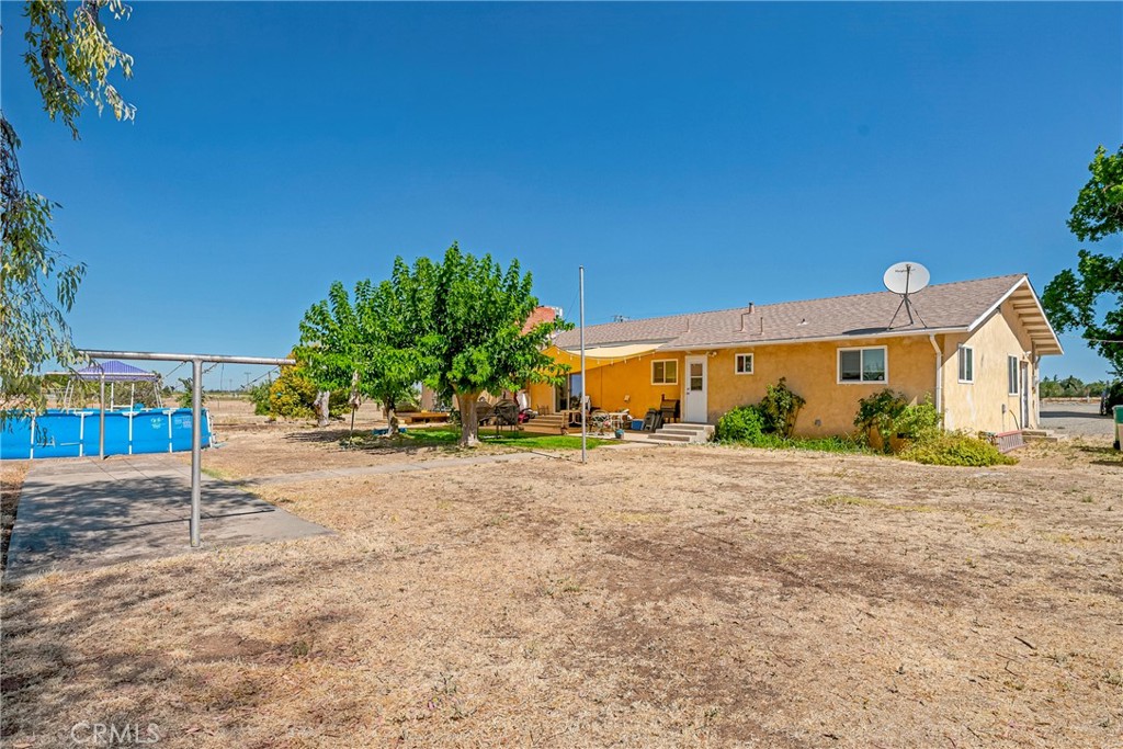 11215 E Childs Ave, Le Grand, CA 95333