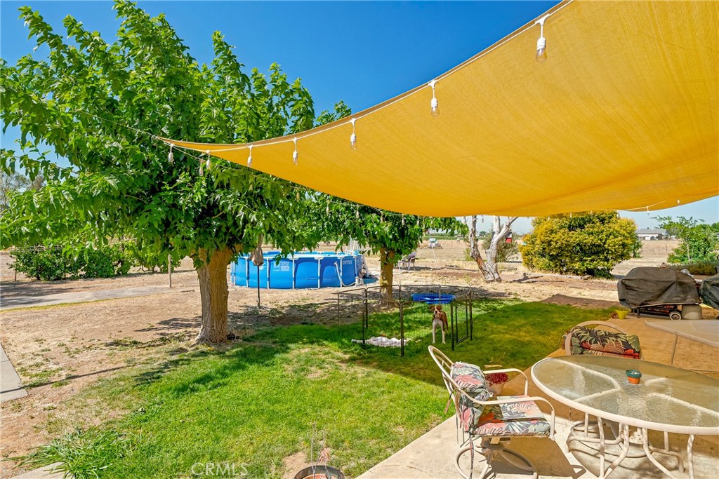 11215 E Childs Ave, Le Grand, CA 95333