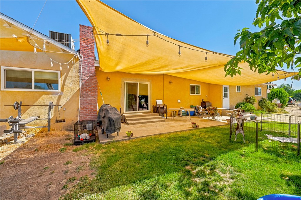 11215 E Childs Ave, Le Grand, CA 95333