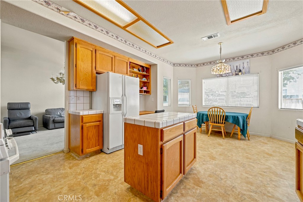 1860 Riverside, Los Banos, CA 93635