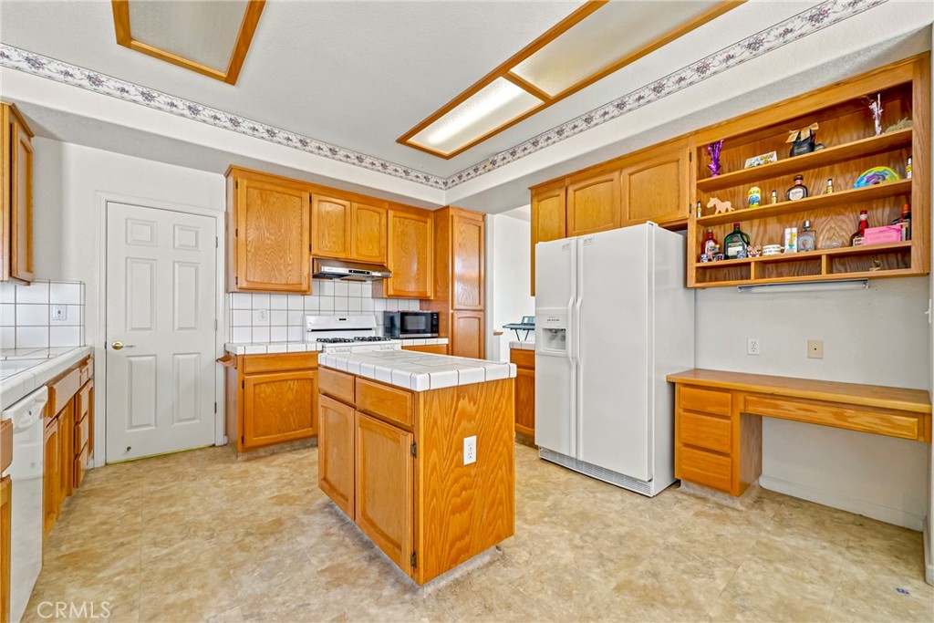 1860 Riverside, Los Banos, CA 93635