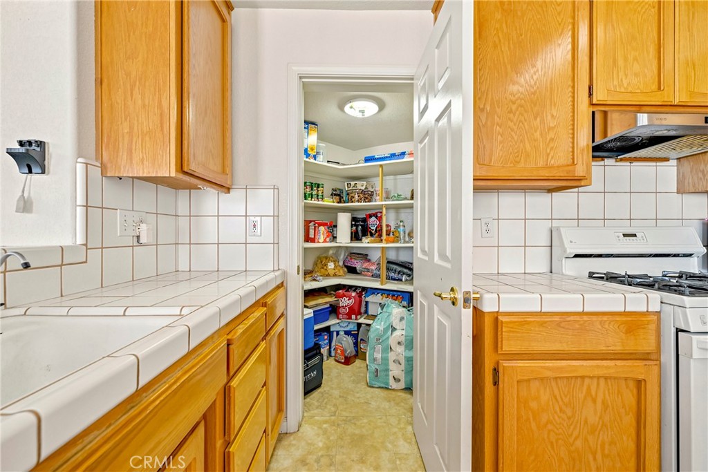1860 Riverside, Los Banos, CA 93635