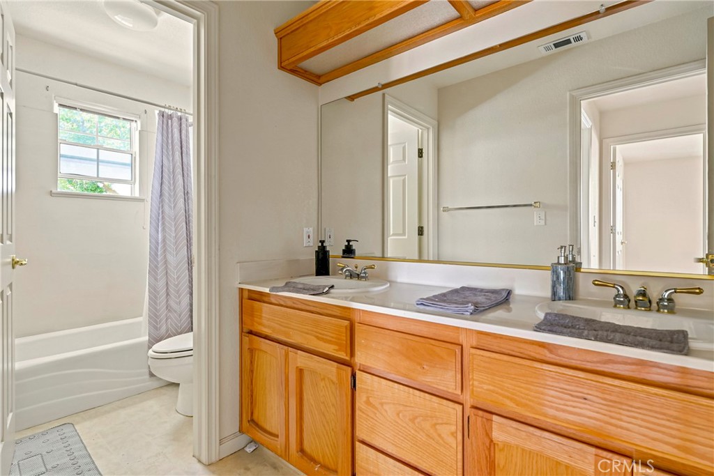 1860 Riverside, Los Banos, CA 93635