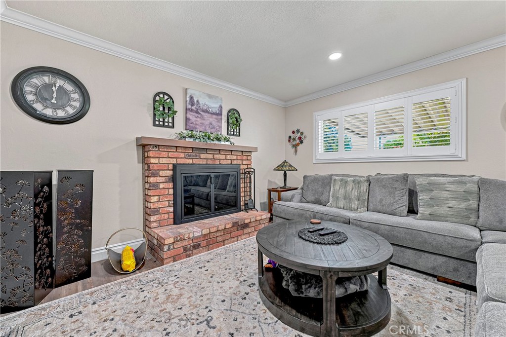 1145 Julie Dr, Merced, CA 95348