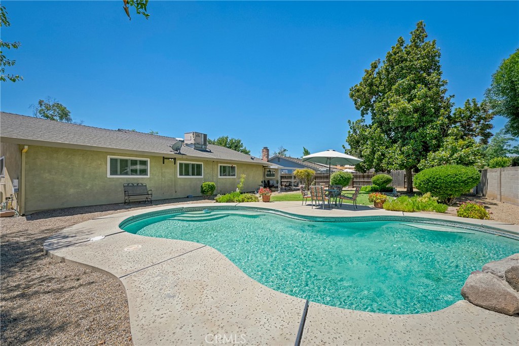1145 Julie Dr, Merced, CA 95348