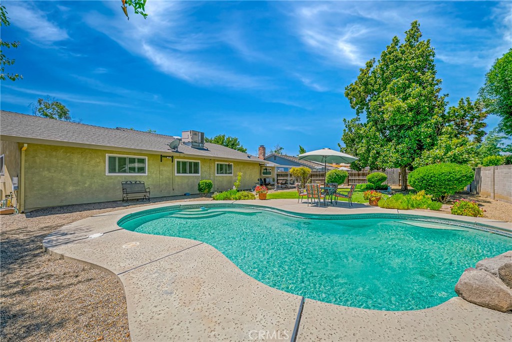 1145 Julie Dr, Merced, CA 95348