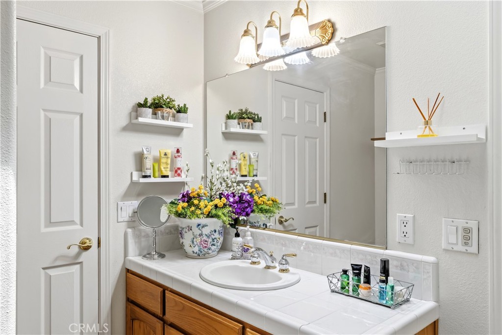 14361 Lombardy, Delhi, CA 95315
