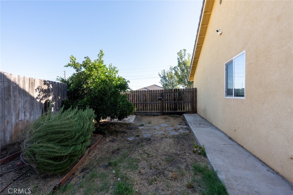 2835 N Drake, Merced, CA 95348