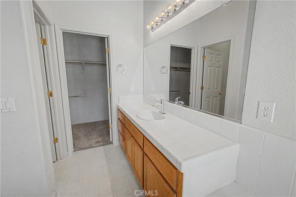 1338 Christopher, Merced, CA 95340