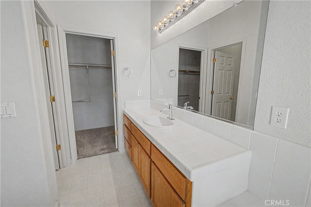 1338 Christopher, Merced, CA 95340