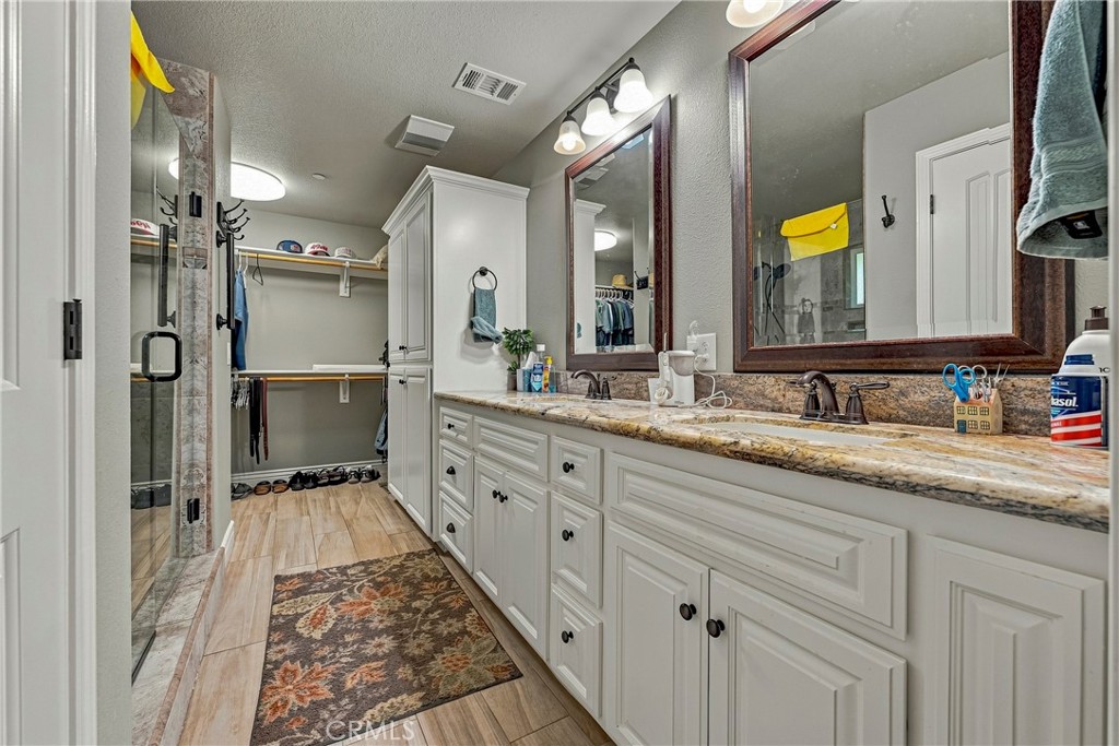 1320 Silhouette Ct, Merced, CA 95340