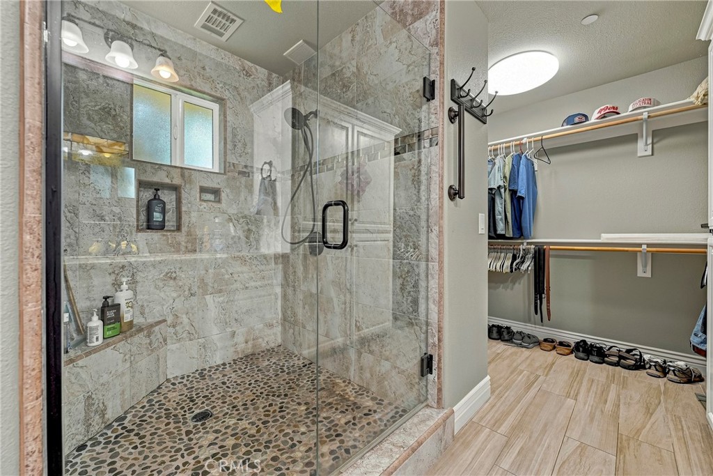 1320 Silhouette Ct, Merced, CA 95340