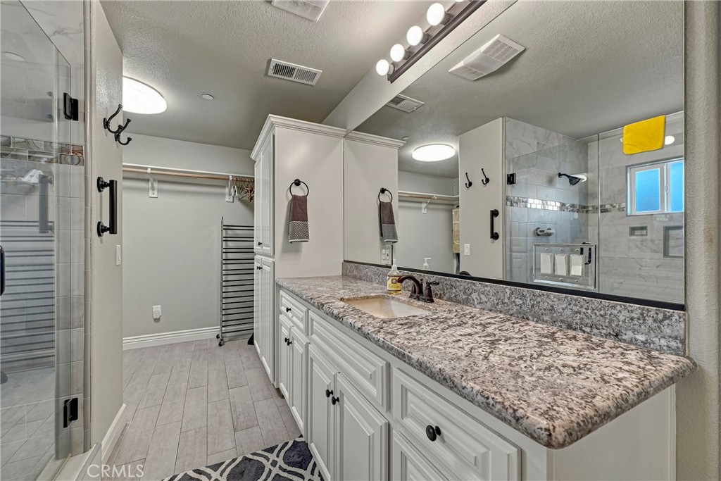 1320 Silhouette Ct, Merced, CA 95340