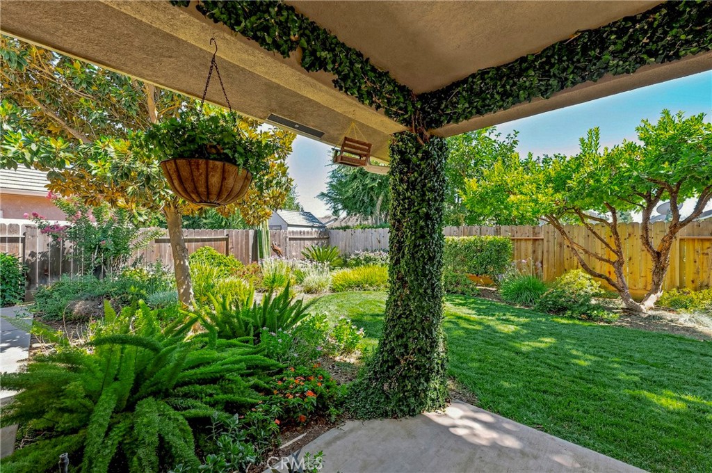 1320 Silhouette Ct, Merced, CA 95340