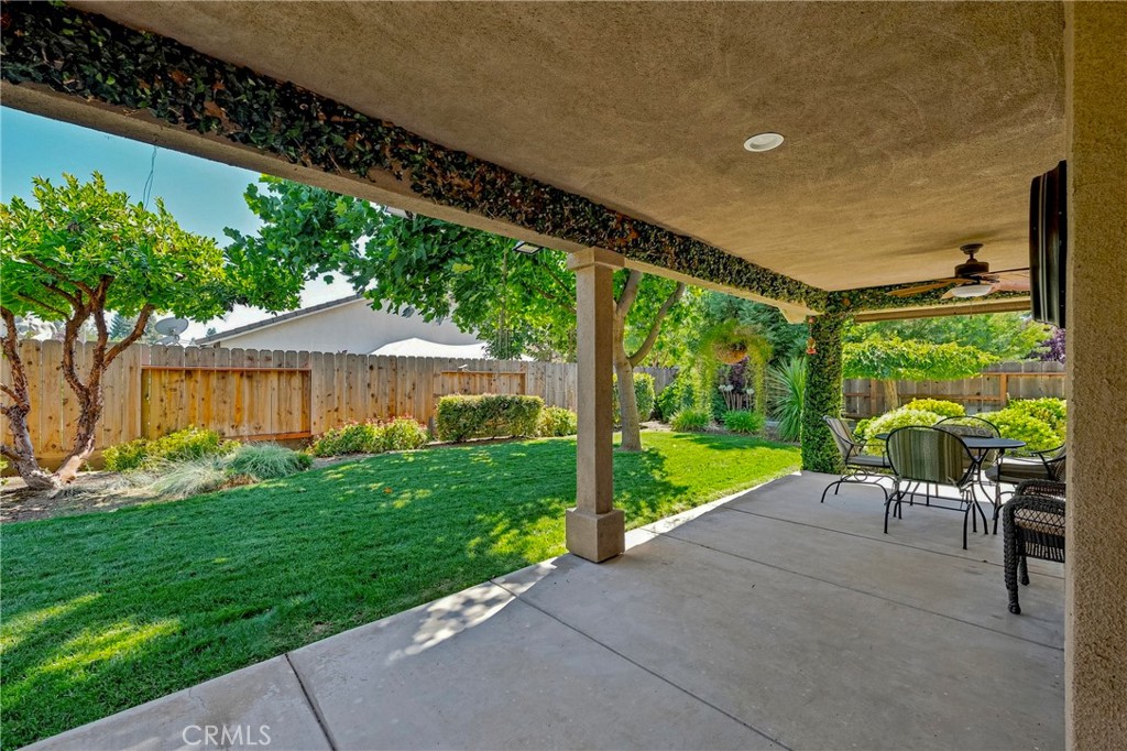 1320 Silhouette Ct, Merced, CA 95340