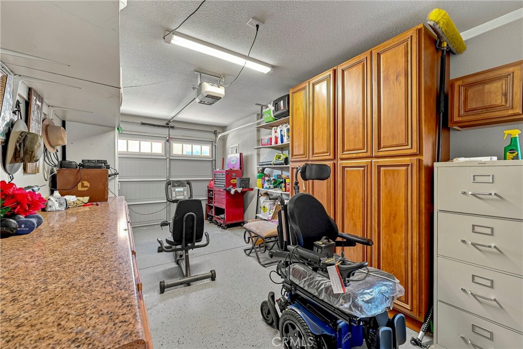 1320 Silhouette Ct, Merced, CA 95340
