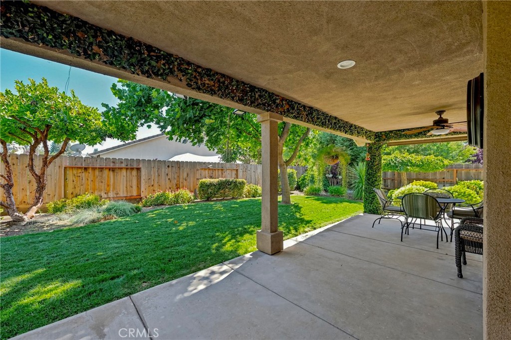 1320 Silhouette Ct, Merced, CA 95340