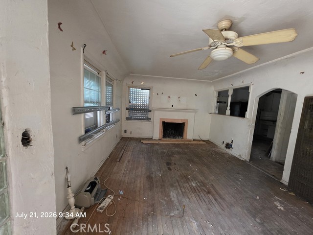 5166 E Tulare St, Fresno, CA 93727