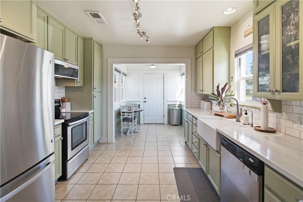1999 Highland Dr, Merced, CA 95340