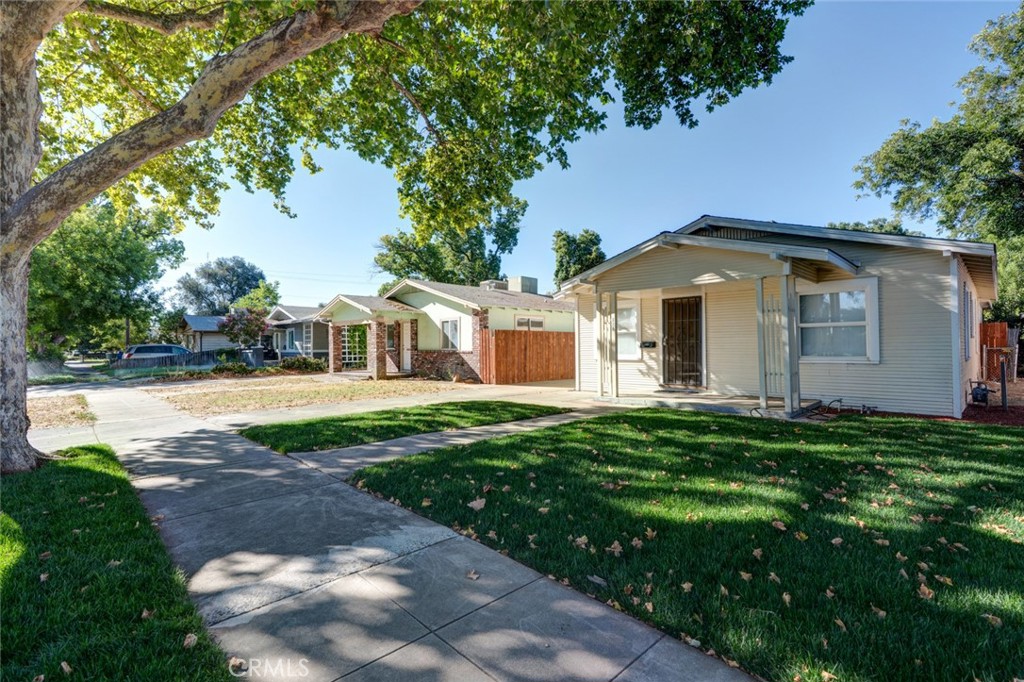 828 W 23rd St, Merced, CA 95340