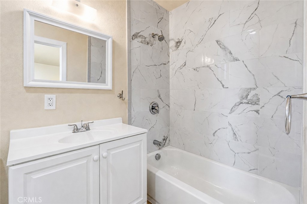 828 W 23rd St, Merced, CA 95340