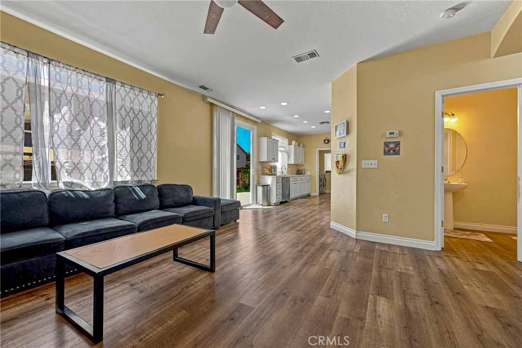 63 Maia Ct, Merced, CA 95341