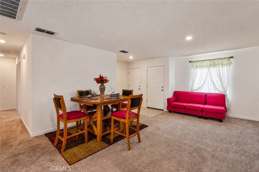 677 Mackenzie Ct, Merced, CA 95341