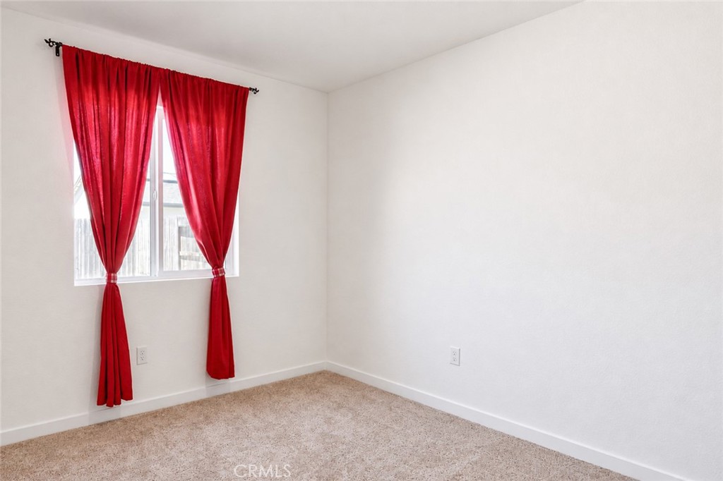 677 Mackenzie Ct, Merced, CA 95341