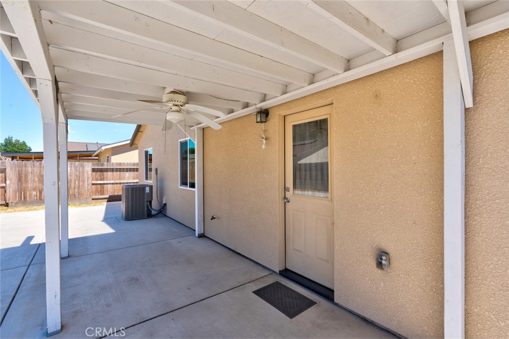 677 Mackenzie Ct, Merced, CA 95341